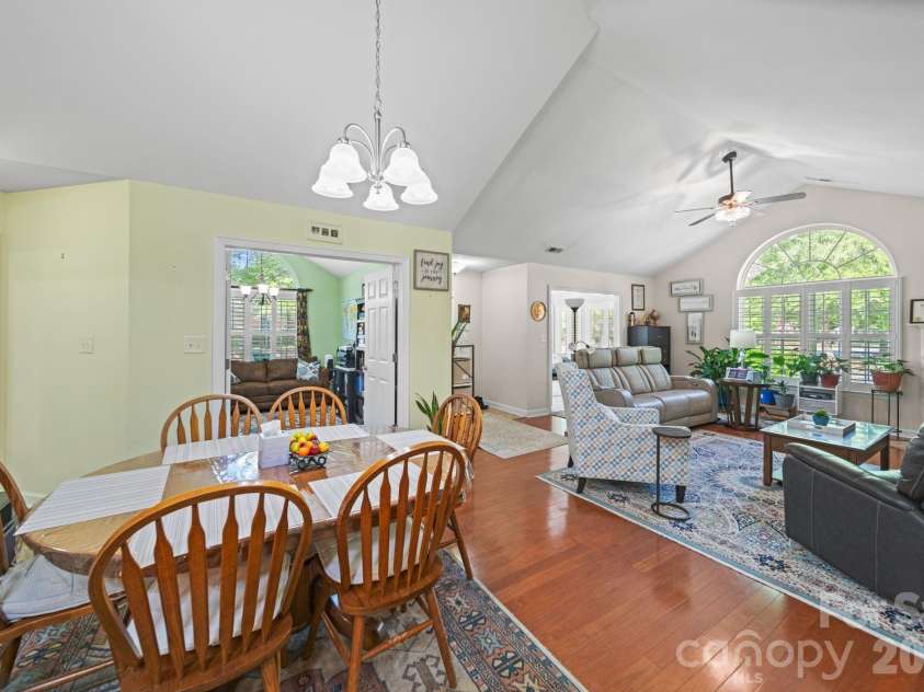 5418 Prosperity View Drive, Charlotte, NC 28269.  MLS# CAR4388273, YatesRealty ID 28792. 