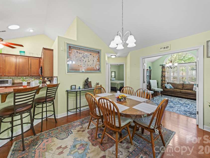 5418 Prosperity View Drive, Charlotte, NC 28269.  MLS# CAR4388273, YatesRealty ID 28792. 