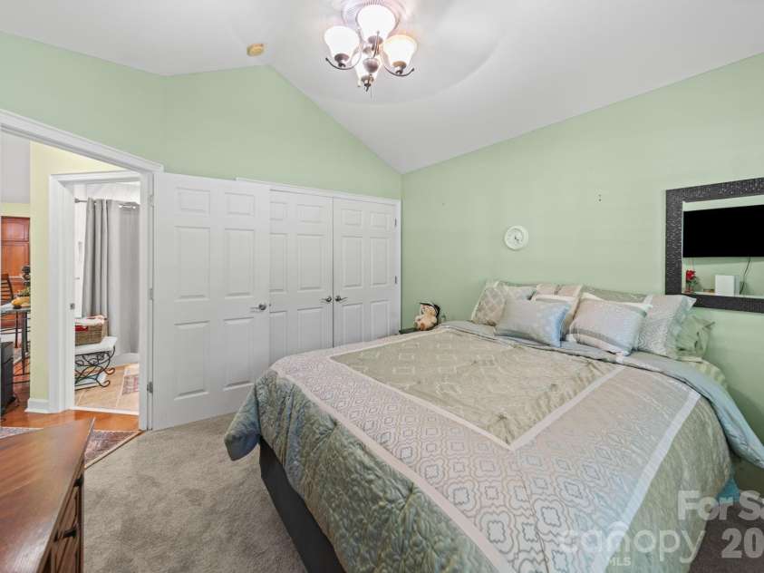 5418 Prosperity View Drive, Charlotte, NC 28269.  MLS# CAR4388273, YatesRealty ID 28792. 