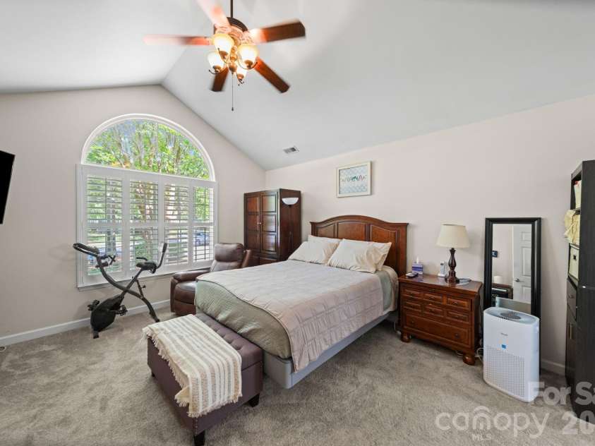 5418 Prosperity View Drive, Charlotte, NC 28269.  MLS# CAR4388273, YatesRealty ID 28792. 