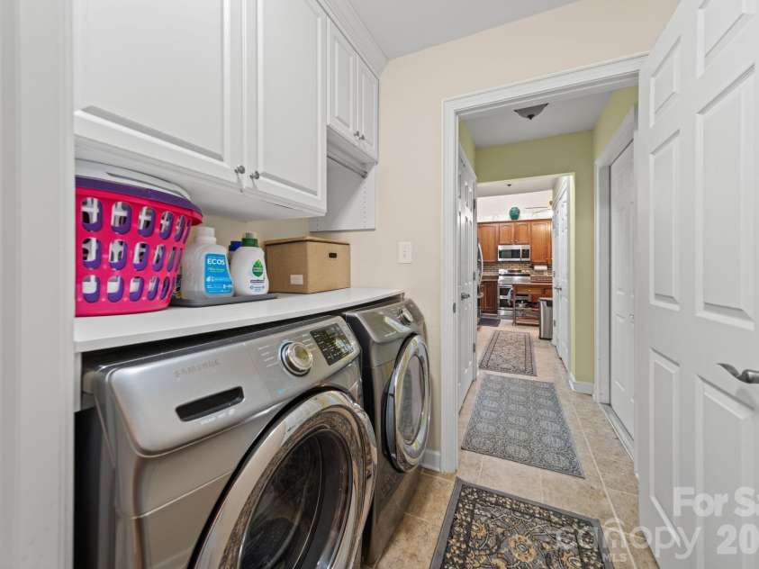 5418 Prosperity View Drive, Charlotte, NC 28269.  MLS# CAR4388273, YatesRealty ID 28792. 