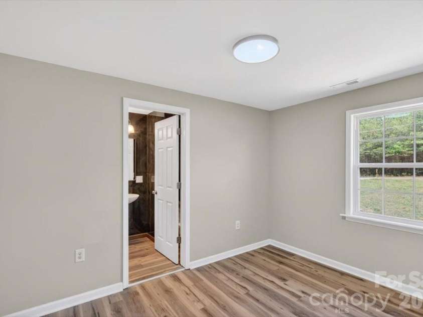 200 Eufola Road, Statesville, NC 28677.  MLS# CAR4376498, YatesRealty ID 28793. 