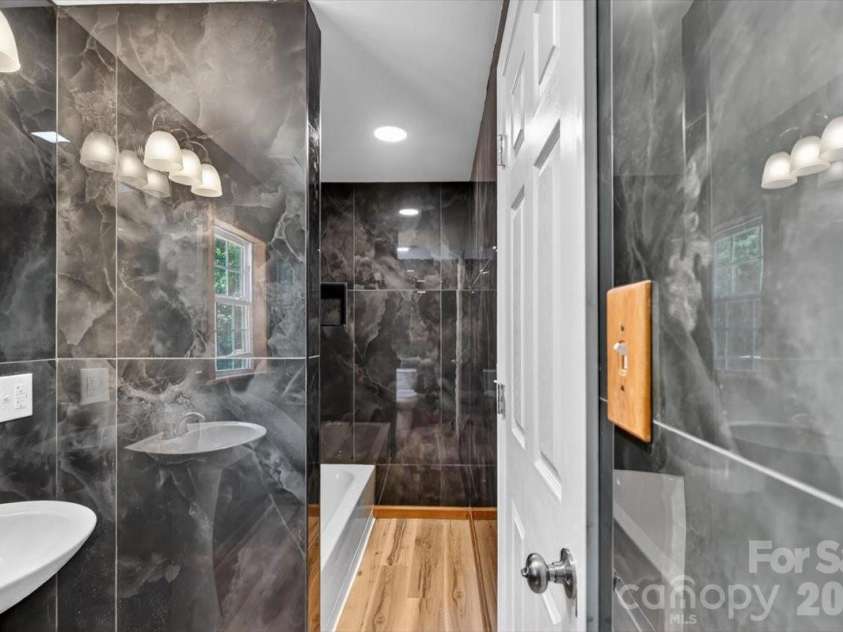 200 Eufola Road, Statesville, NC 28677.  MLS# CAR4376498, YatesRealty ID 28793. 