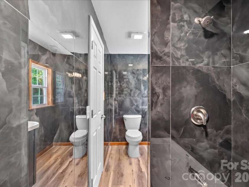 200 Eufola Road, Statesville, NC 28677.  MLS# CAR4376498, YatesRealty ID 28793. 