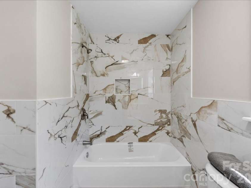200 Eufola Road, Statesville, NC 28677.  MLS# CAR4376498, YatesRealty ID 28793. 