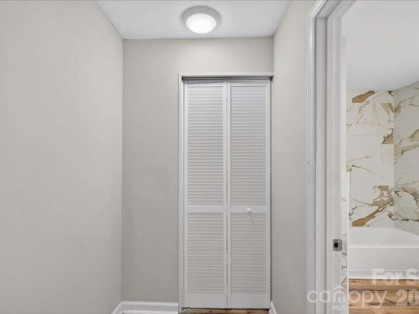 200 Eufola Road, Statesville, NC 28677.  MLS# CAR4376498, YatesRealty ID 28793. 