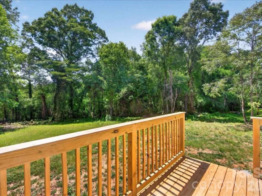 200 Eufola Road, Statesville, NC 28677.  MLS# CAR4376498, YatesRealty ID 28793. 
