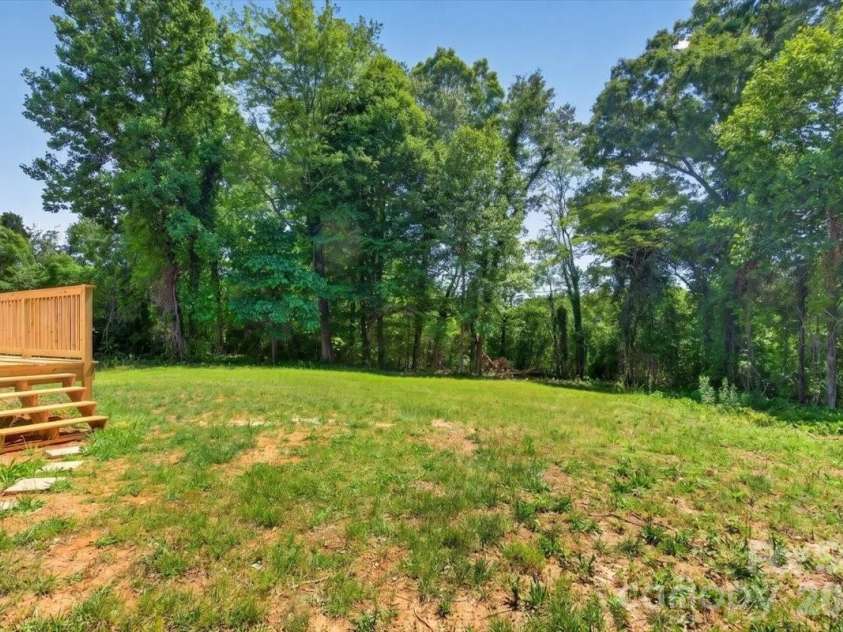 200 Eufola Road, Statesville, NC 28677.  MLS# CAR4376498, YatesRealty ID 28793. 