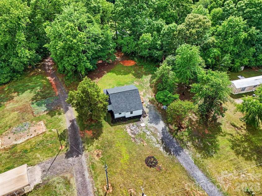 200 Eufola Road, Statesville, NC 28677.  MLS# CAR4376498, YatesRealty ID 28793. 