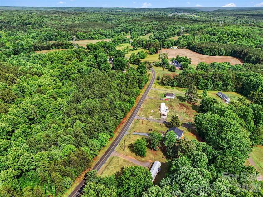 200 Eufola Road, Statesville, NC 28677.  MLS# CAR4376498, YatesRealty ID 28793. 