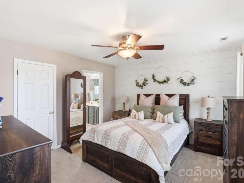 117 Heathrow Lane, Statesville, NC 28677.  MLS# CAR4389541, YatesRealty ID 28794. 