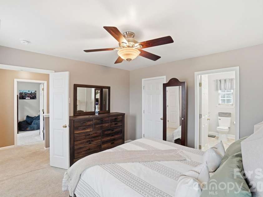 117 Heathrow Lane, Statesville, NC 28677.  MLS# CAR4389541, YatesRealty ID 28794. 