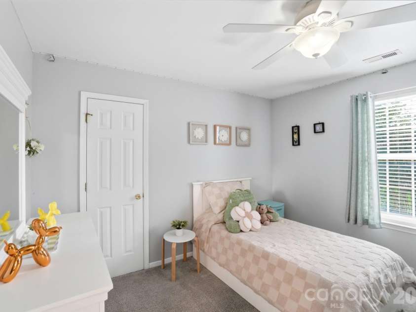 117 Heathrow Lane, Statesville, NC 28677.  MLS# CAR4389541, YatesRealty ID 28794. 