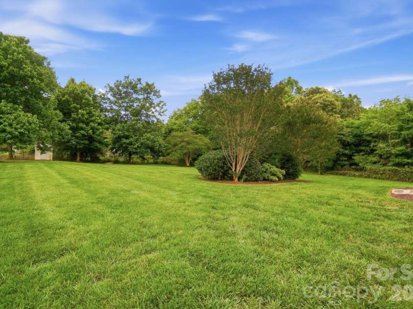 117 Heathrow Lane, Statesville, NC 28677.  MLS# CAR4389541, YatesRealty ID 28794. 