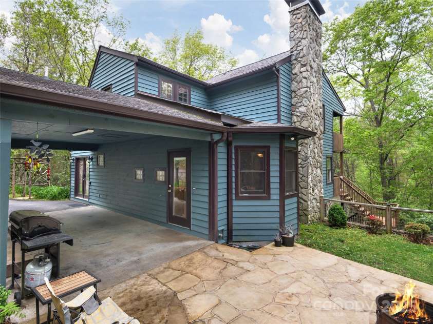 221 Holland Drive, Black Mountain, NC 28711.  MLS# CAR4253725, YatesRealty ID 28796. 