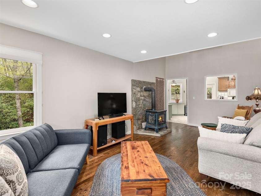 221 Holland Drive, Black Mountain, NC 28711.  MLS# CAR4253725, YatesRealty ID 28796. 