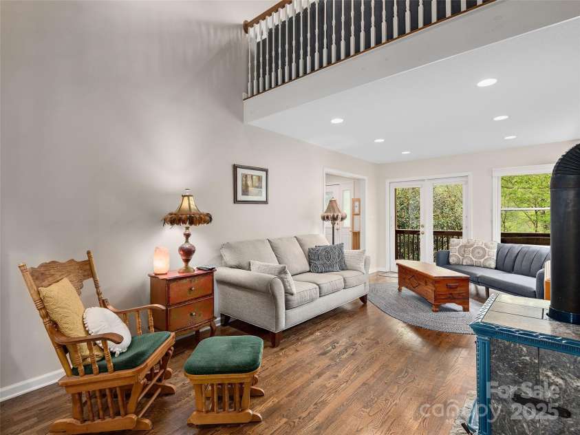 221 Holland Drive, Black Mountain, NC 28711.  MLS# CAR4253725, YatesRealty ID 28796. 
