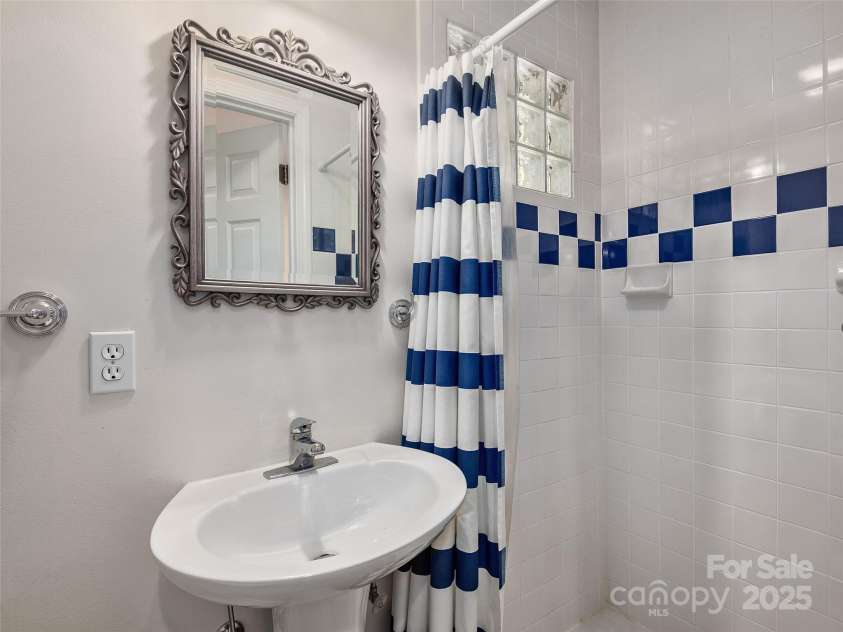 221 Holland Drive, Black Mountain, NC 28711.  MLS# CAR4253725, YatesRealty ID 28796. 