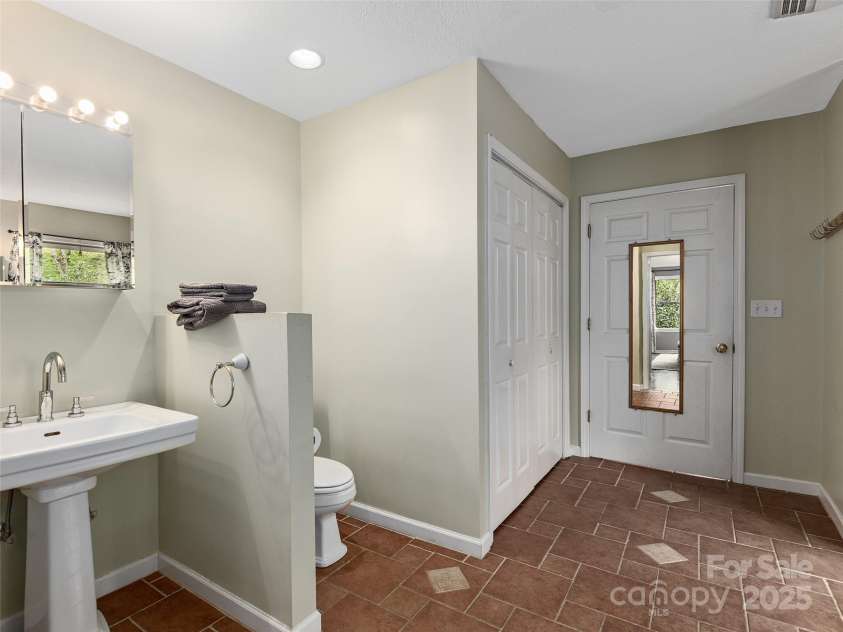 221 Holland Drive, Black Mountain, NC 28711.  MLS# CAR4253725, YatesRealty ID 28796. 