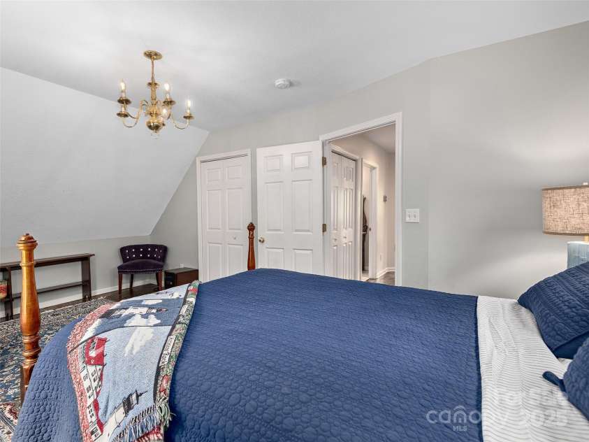 221 Holland Drive, Black Mountain, NC 28711.  MLS# CAR4253725, YatesRealty ID 28796. 