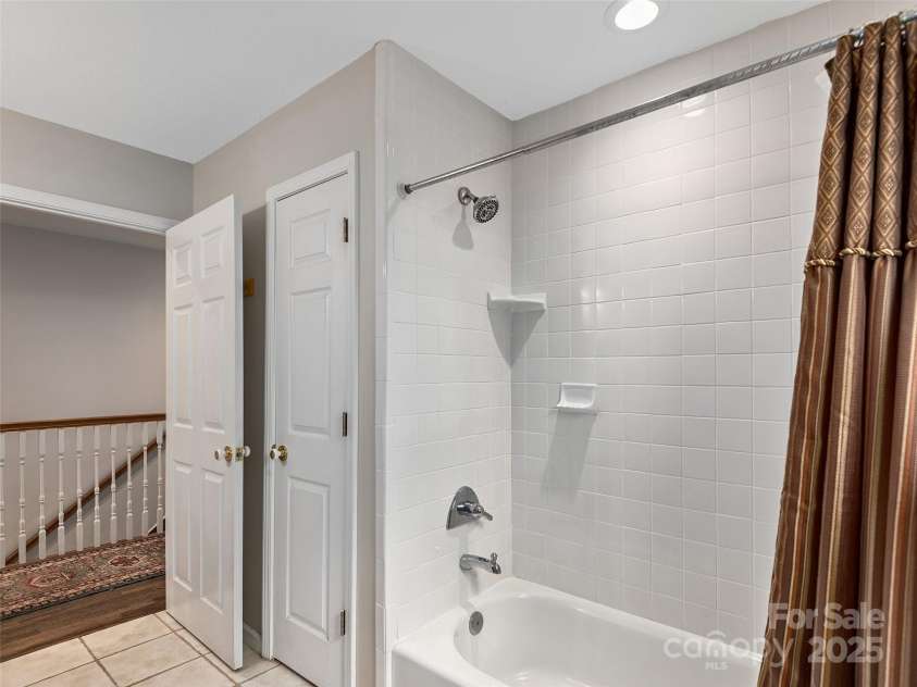 221 Holland Drive, Black Mountain, NC 28711.  MLS# CAR4253725, YatesRealty ID 28796. 