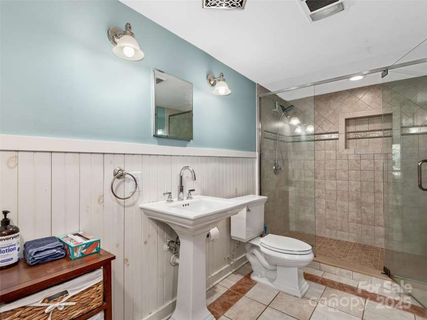 221 Holland Drive, Black Mountain, NC 28711.  MLS# CAR4253725, YatesRealty ID 28796. 