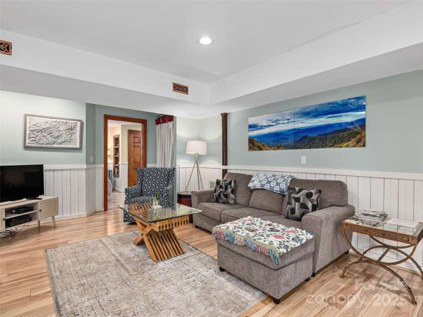 221 Holland Drive, Black Mountain, NC 28711.  MLS# CAR4253725, YatesRealty ID 28796. 