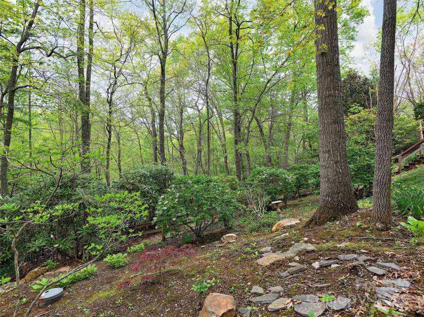 221 Holland Drive, Black Mountain, NC 28711.  MLS# CAR4253725, YatesRealty ID 28796. 