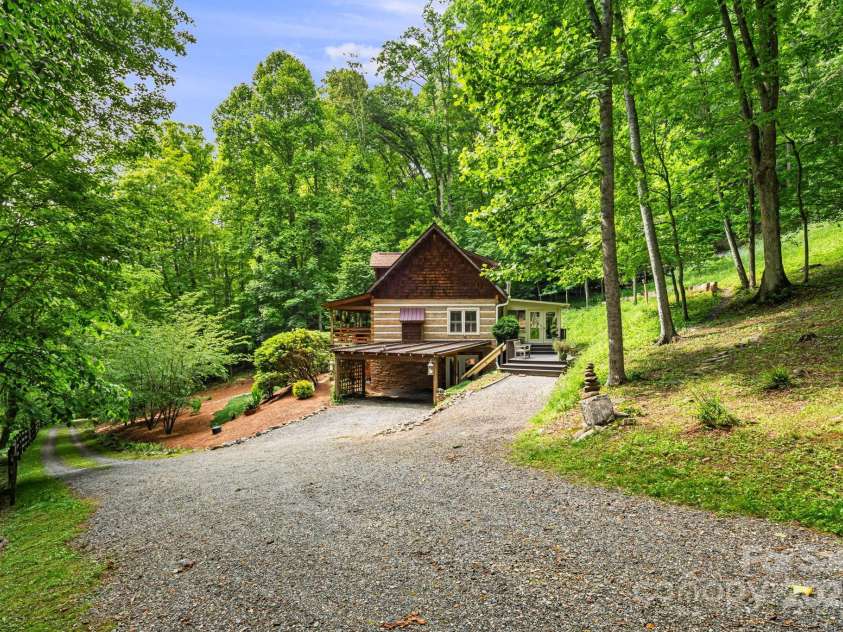 1980 Old Murray Road, Mars Hill, NC 28754.  MLS# CAR4271004, YatesRealty ID 28797. 