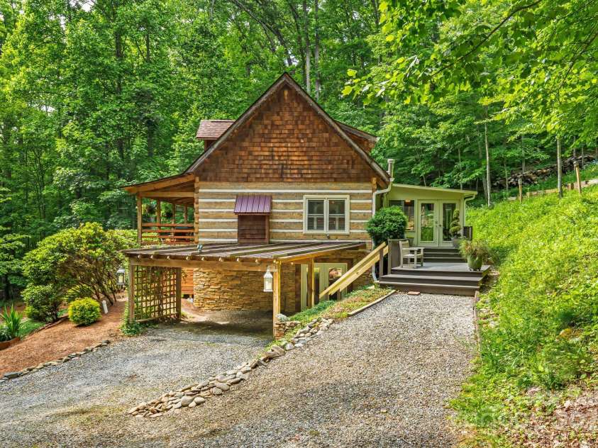 1980 Old Murray Road, Mars Hill, NC 28754.  MLS# CAR4271004, YatesRealty ID 28797. 