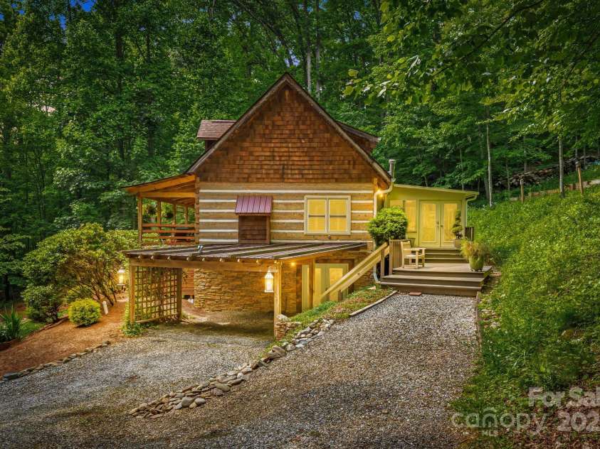 1980 Old Murray Road, Mars Hill, NC 28754.  MLS# CAR4271004, YatesRealty ID 28797. 