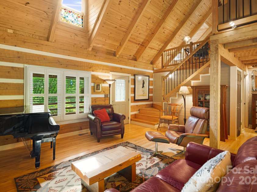 1980 Old Murray Road, Mars Hill, NC 28754.  MLS# CAR4271004, YatesRealty ID 28797. 