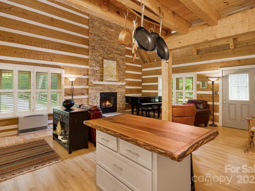 1980 Old Murray Road, Mars Hill, NC 28754.  MLS# CAR4271004, YatesRealty ID 28797. 