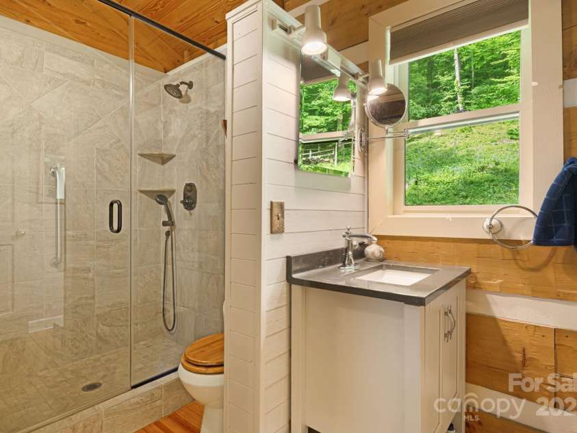 1980 Old Murray Road, Mars Hill, NC 28754.  MLS# CAR4271004, YatesRealty ID 28797. 