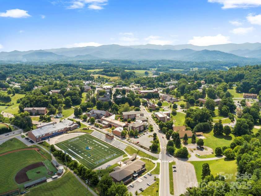 1980 Old Murray Road, Mars Hill, NC 28754.  MLS# CAR4271004, YatesRealty ID 28797. 