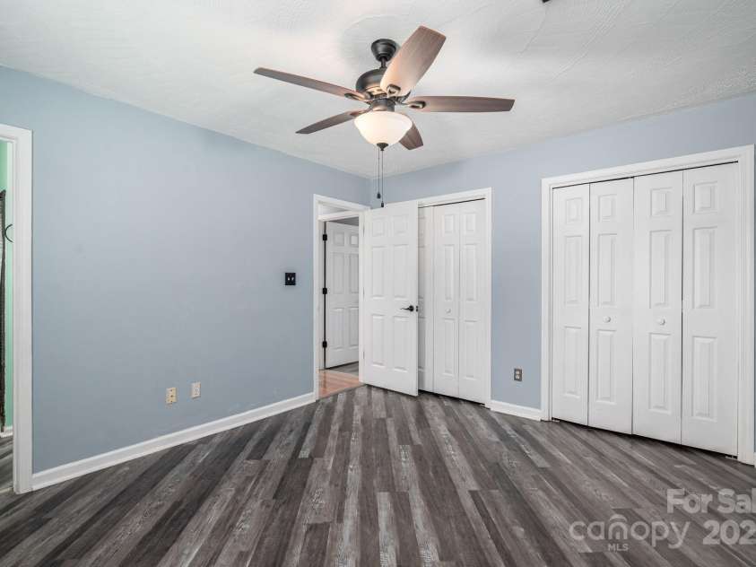 2414 22nd Street, Hickory, NC 28601.  MLS# CAR4283243, YatesRealty ID 28798. 