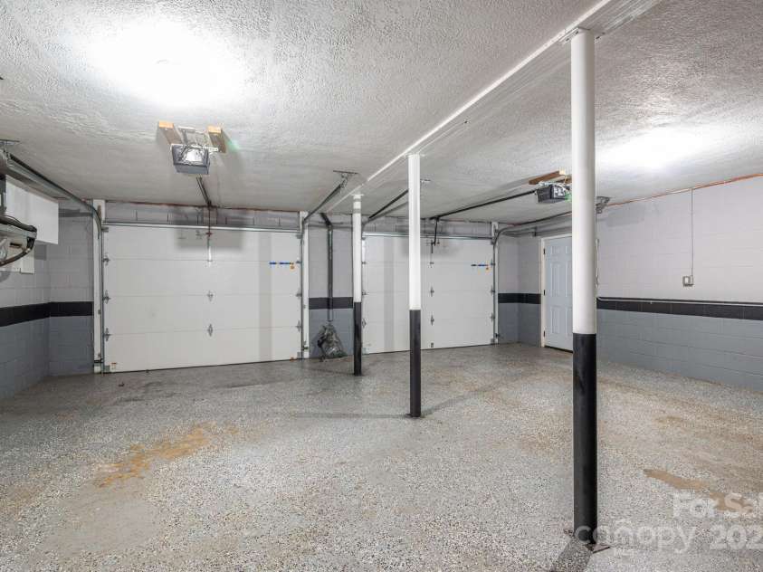 2414 22nd Street, Hickory, NC 28601.  MLS# CAR4283243, YatesRealty ID 28798. 