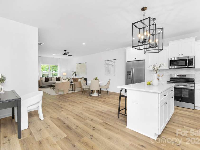 428 Clay Street, Mooresville, NC 28115.  MLS# CAR4267174, YatesRealty ID 28799. 