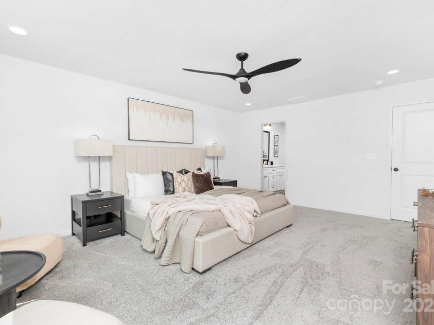 428 Clay Street, Mooresville, NC 28115.  MLS# CAR4267174, YatesRealty ID 28799. 