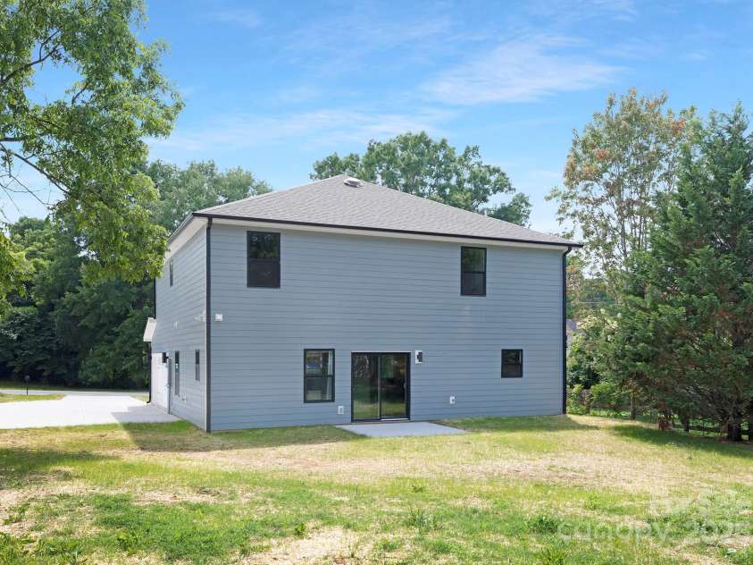 428 Clay Street, Mooresville, NC 28115.  MLS# CAR4267174, YatesRealty ID 28799. 