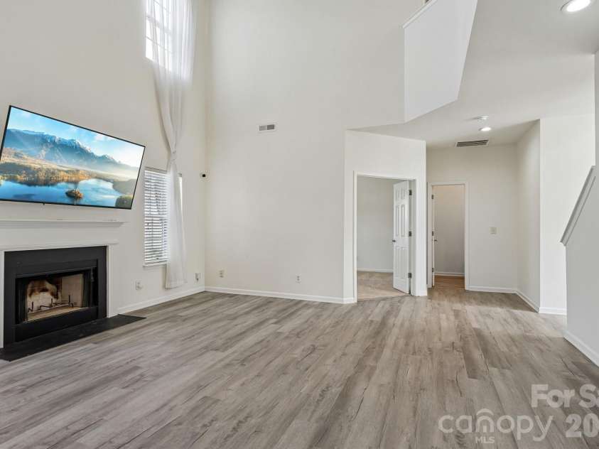 9621 Rothman Lane, Charlotte, NC 28215.  MLS# CAR4381784, YatesRealty ID 28799. 
