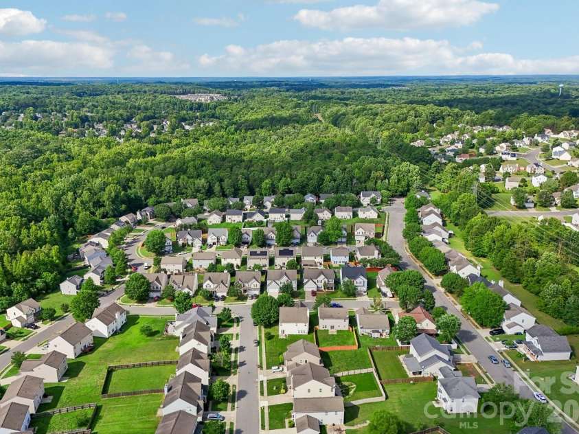 9621 Rothman Lane, Charlotte, NC 28215.  MLS# CAR4381784, YatesRealty ID 28799. 