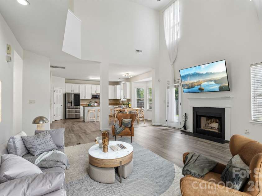 9621 Rothman Lane, Charlotte, NC 28215.  MLS# CAR4381784, YatesRealty ID 28799. 