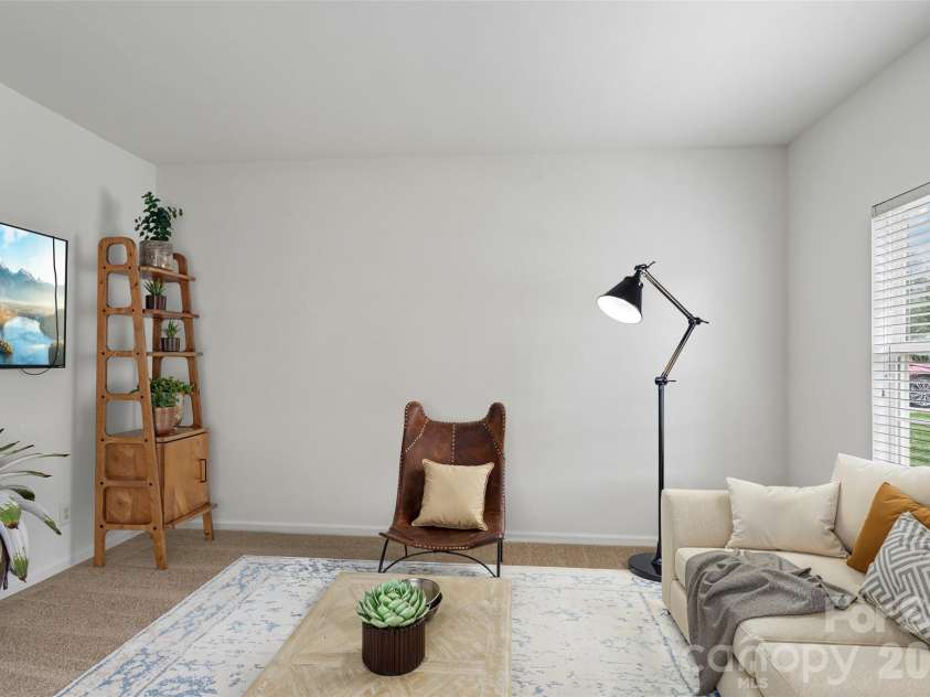 9621 Rothman Lane, Charlotte, NC 28215.  MLS# CAR4381784, YatesRealty ID 28799. 