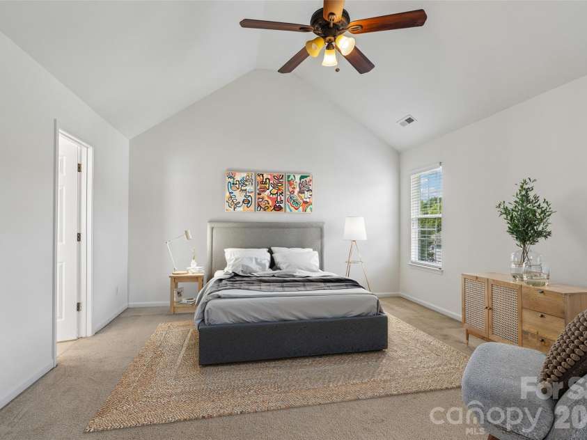 9621 Rothman Lane, Charlotte, NC 28215.  MLS# CAR4381784, YatesRealty ID 28799. 