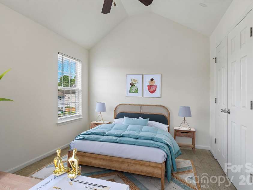 9621 Rothman Lane, Charlotte, NC 28215.  MLS# CAR4381784, YatesRealty ID 28799. 