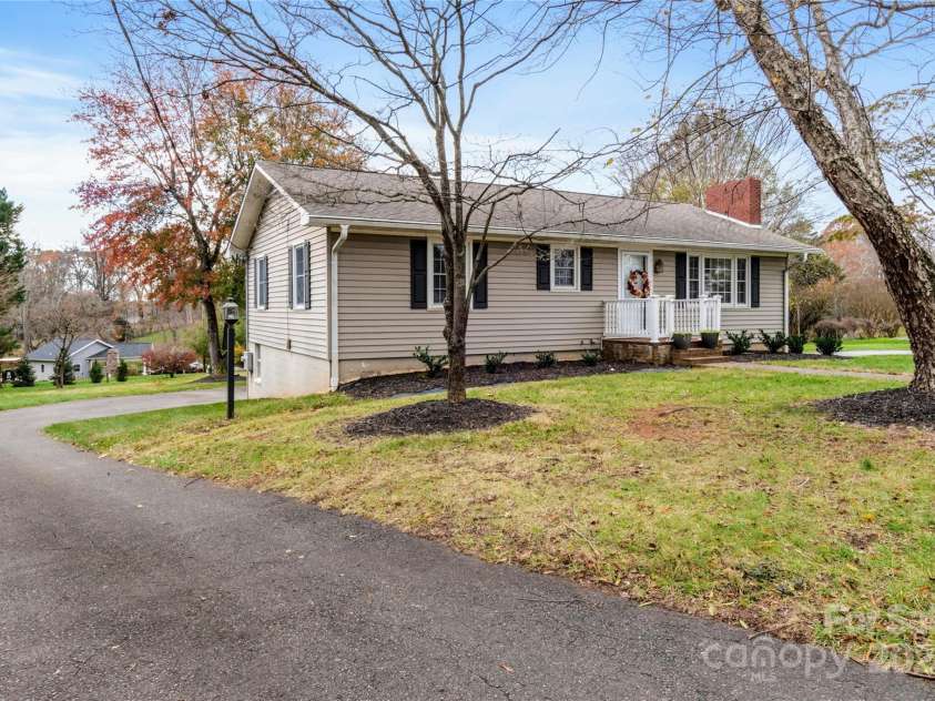311 Main Street, Boonville, NC 27011.  MLS# CAR4203092, YatesRealty ID 288. 
