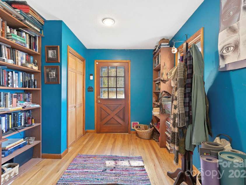 23 Hunting Lodge Drive, Black Mountain, NC 28711.  MLS# CAR4268243, YatesRealty ID 2880. 