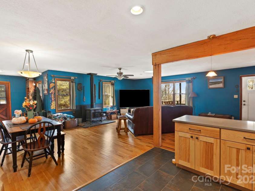 23 Hunting Lodge Drive, Black Mountain, NC 28711.  MLS# CAR4268243, YatesRealty ID 2880. 