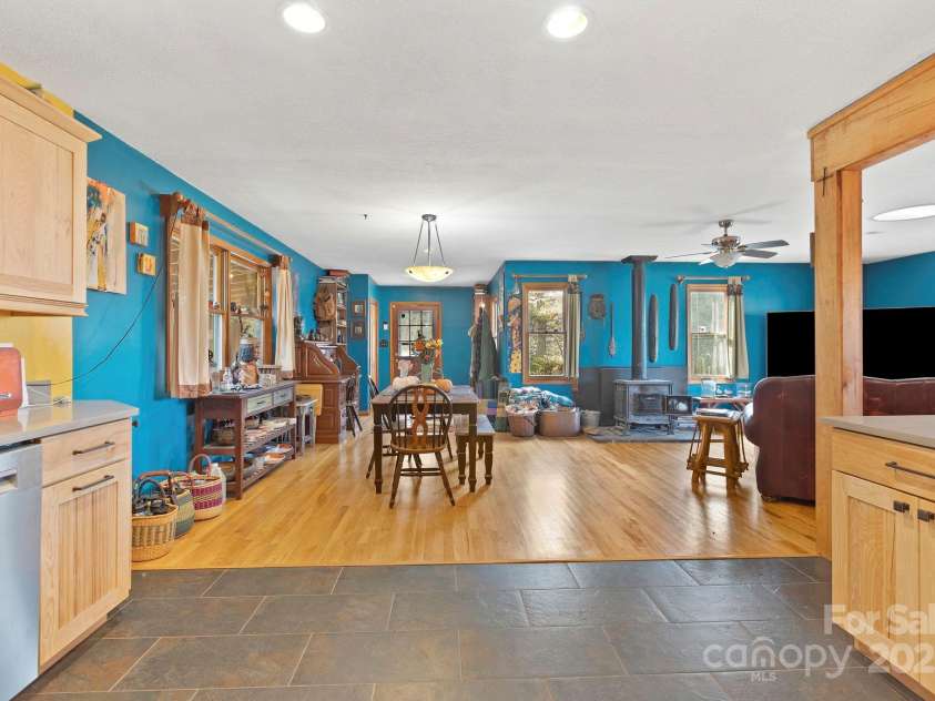 23 Hunting Lodge Drive, Black Mountain, NC 28711.  MLS# CAR4268243, YatesRealty ID 2880. 